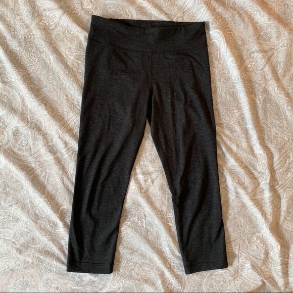 Under Armour 3/4 Length Workout Leggings - Picture 1 of 5